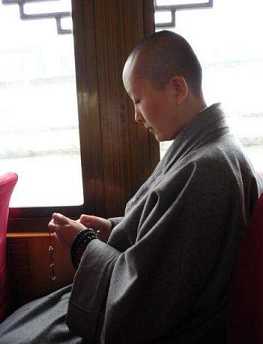 比丘尼和比丘能不能同住