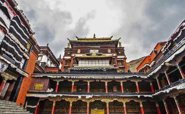 千年不倒的10个佛寺，你见过几个？